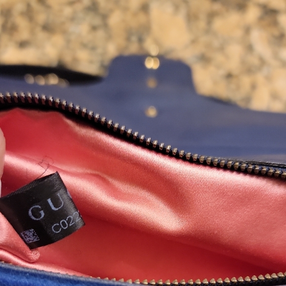 Gucci Blue Velvet Marmont Shoulder Bag. Medium Size. 10×6×3. - Picture 9 of 11